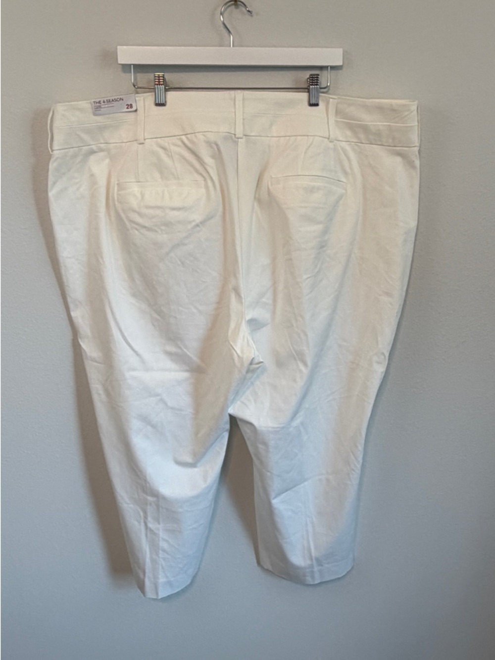 Lane Bryant White Capri Pants - Picture 4 of 11